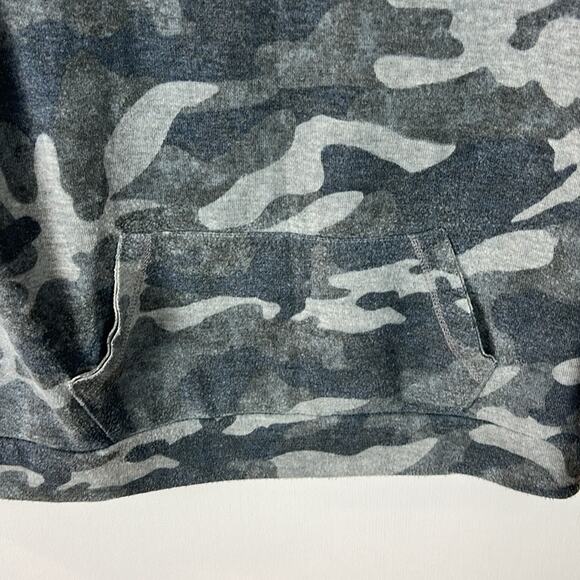 143 Story Sweater - Women's Medium[?] - Picture 4 of 6